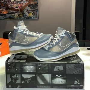 Lebron 7 - Cool Grey - Size 9.5